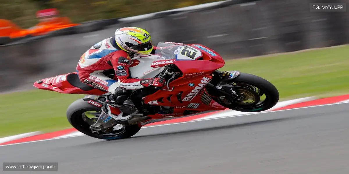 📸胜利那一刻举拳的动作,力量从屏幕溢出!✨